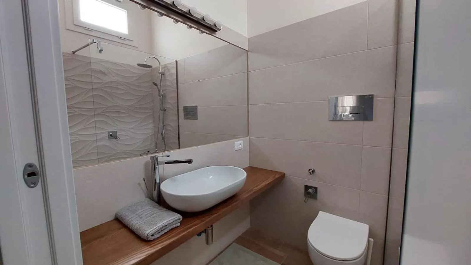Locogrande Surf&Fly - Room In Villa בית נופש